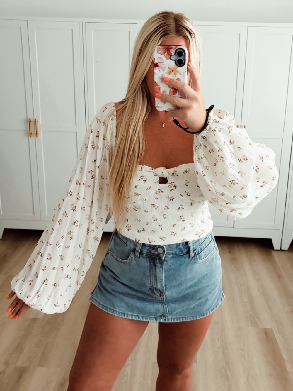 🆕 NWT Billabong white pink floral puff sleeve crop top